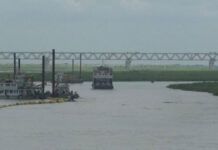 ৪২ ঘণ্টা পর শিমুলিয়া-কাঁঠালবাড়ি নৌরুটে ফেরি চলাচল শুরু