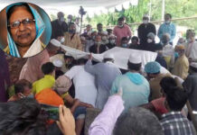 মায়ের কবরে শেষ আশ্রয় নিলেন সাহারা খাতুন