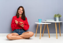 মেঝে বা মাটিতে বসে খাবার খাওয়ার উপকারিতা