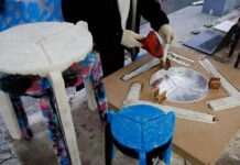 ফেলে দেয়া মাস্ক থেকে তৈরি হলো চেয়ার