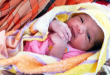 মানসিক প্রতিবন্ধী নারীর সন্তান দত্তক নিতে মানুষের ভিড়