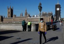 ব্রিটেন ভ্রমণে নিষেধাজ্ঞা আরোপ ৪০টিরও বেশি দেশের