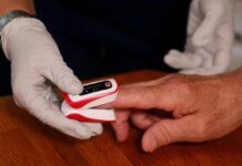 ত্বকের রংভেদে বিভ্রান্তিকর ফলাফল দেয় পালস অক্সিমিটার