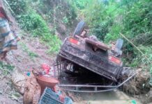 বান্দরবানের আলীকদমে জীপগাড়ি খাদে পড়ে নিহত ১, আহত ২৩