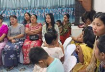 মাত্র ১ হাজার টাকায় ছয় মাসে সেলাই শিখলেন বান্দরবানের স্থানীয় নারীরা
