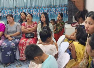 মাত্র ১ হাজার টাকায় ছয় মাসে সেলাই শিখলেন বান্দরবানের স্থানীয় নারীরা